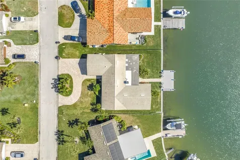 1964 Massachusetts Avenue NE St Petersburg FL 33703