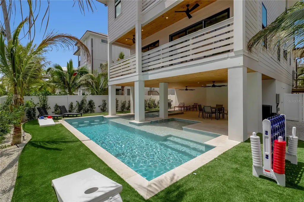 2215 Avenue C Bradenton Beach FL 34217
