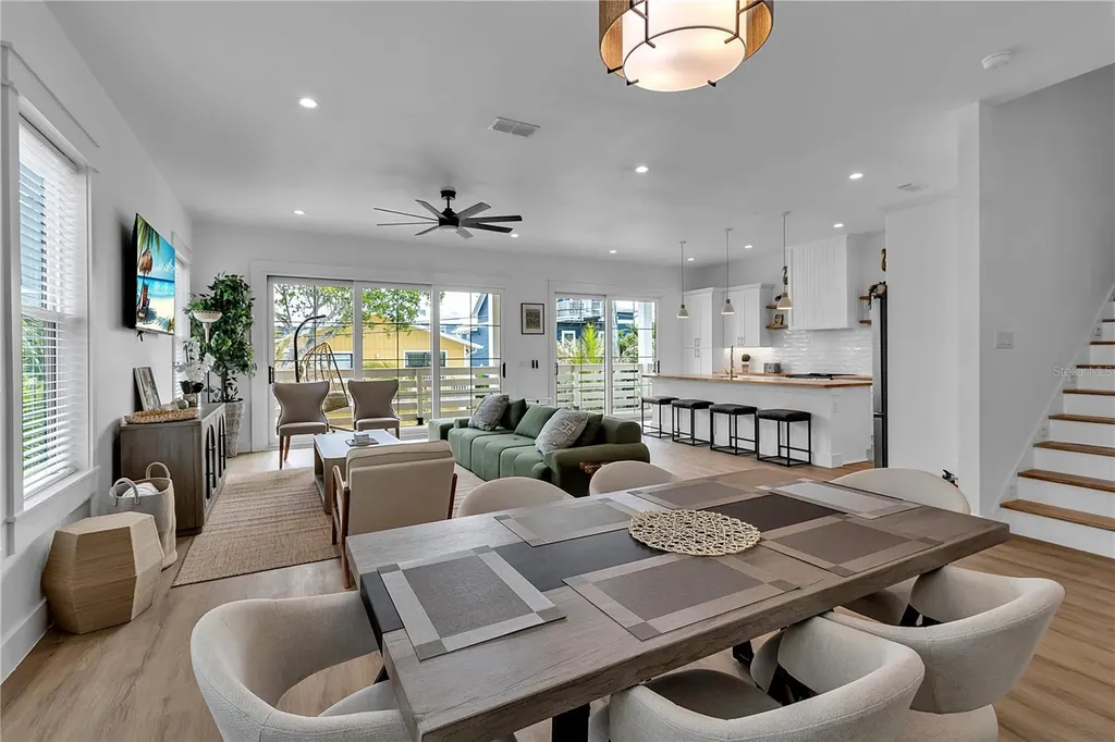 2215 Avenue C Bradenton Beach FL 34217