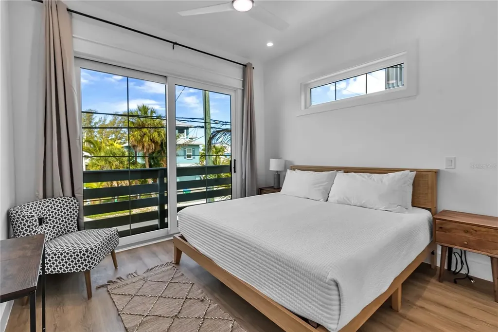 2215 Avenue C Bradenton Beach FL 34217