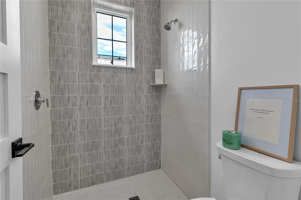2215 Avenue C Bradenton Beach FL 34217