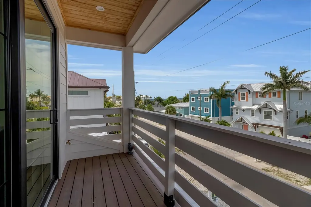 2215 Avenue C Bradenton Beach FL 34217