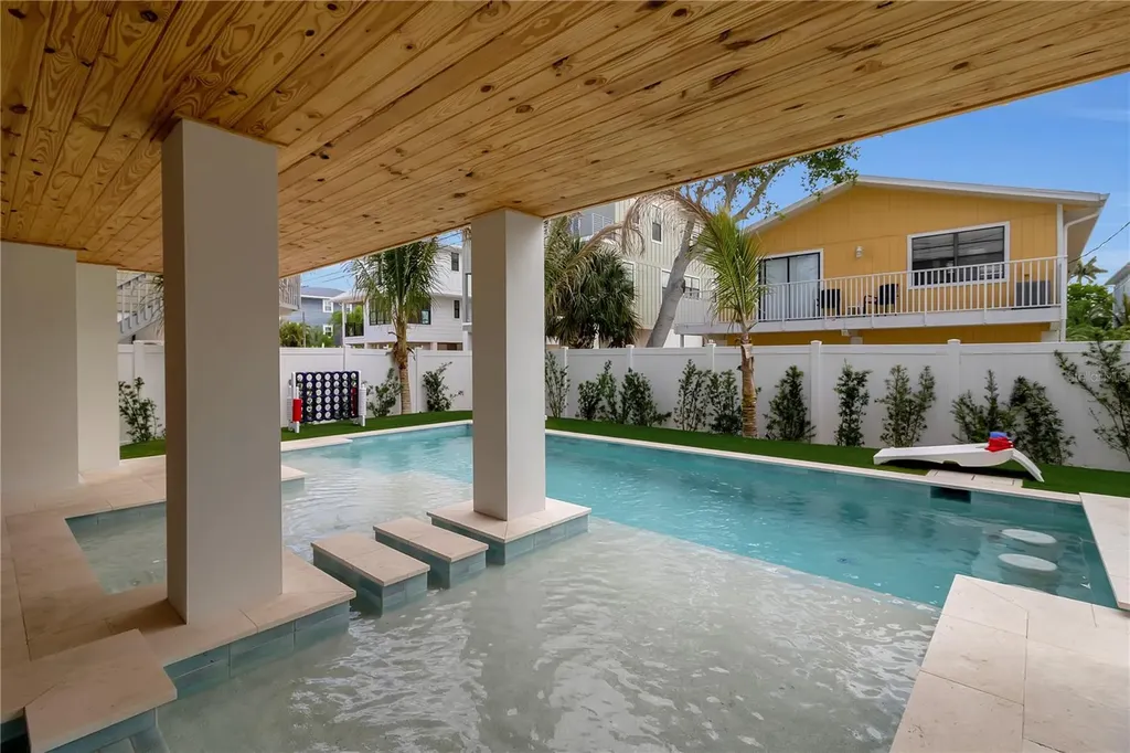 2215 Avenue C Bradenton Beach FL 34217