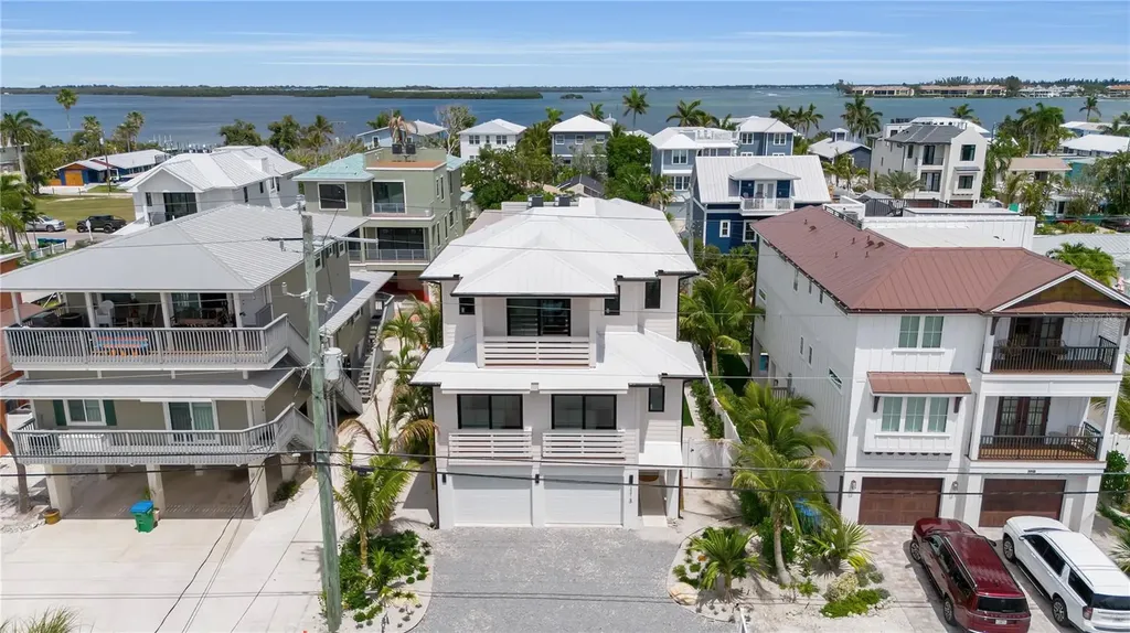 2215 Avenue C Bradenton Beach FL 34217