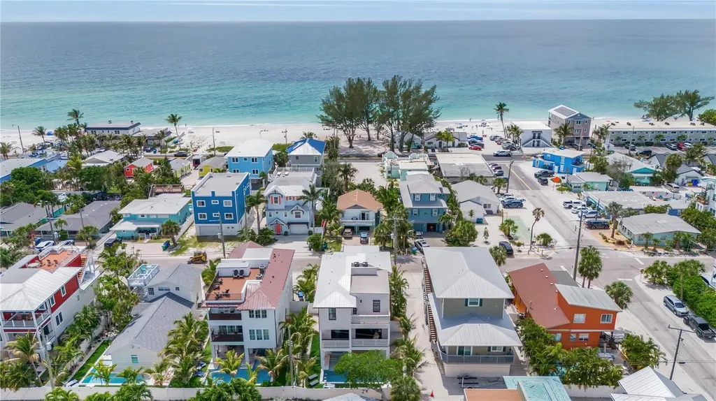 2215 Avenue C Bradenton Beach FL 34217