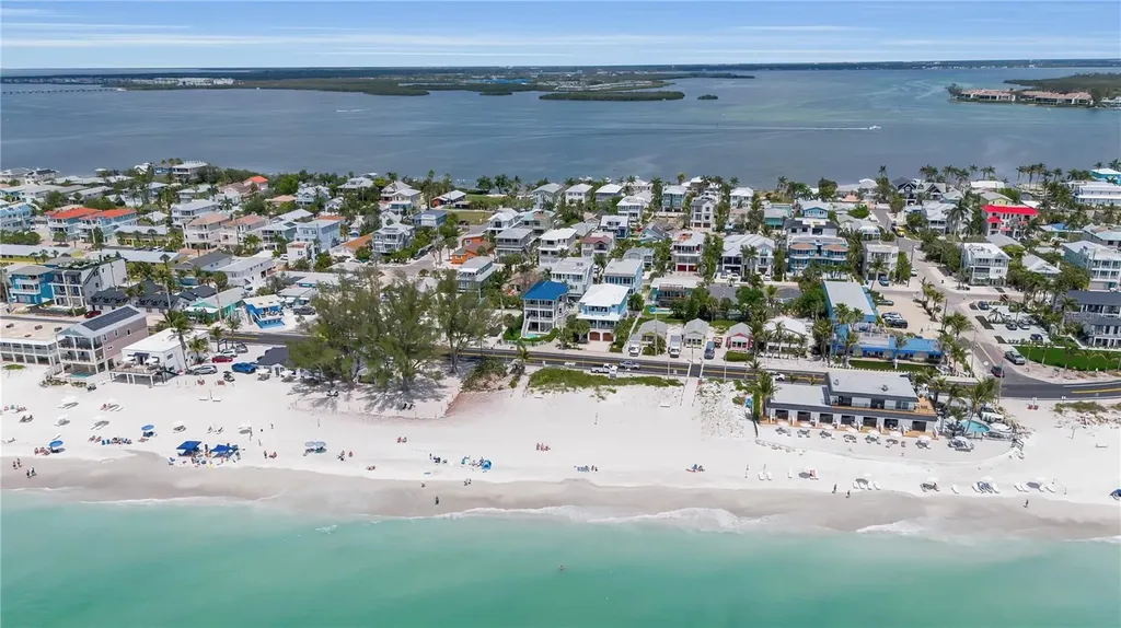 2215 Avenue C Bradenton Beach FL 34217