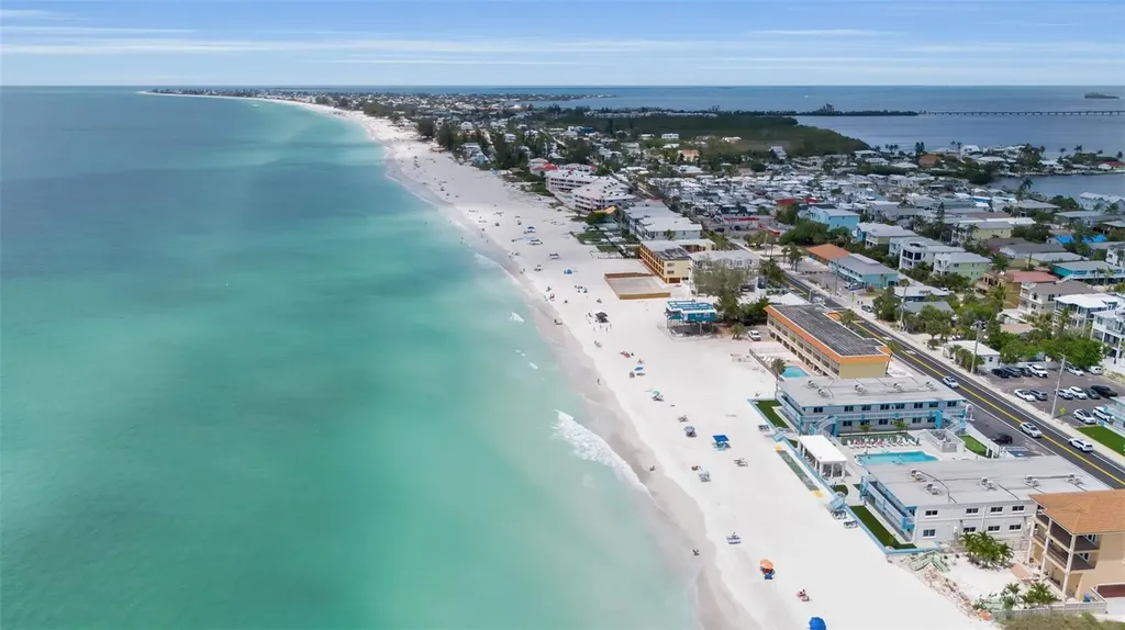 2215 Avenue C Bradenton Beach FL 34217