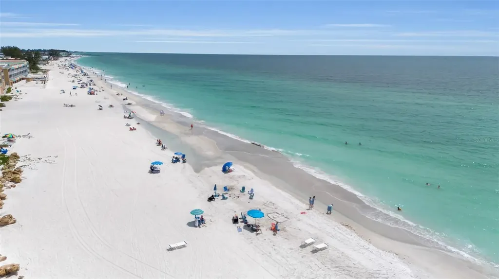 2215 Avenue C Bradenton Beach FL 34217