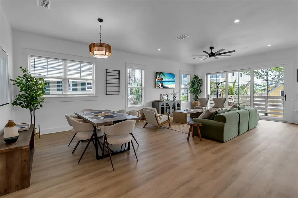 2215 Avenue C Bradenton Beach FL 34217