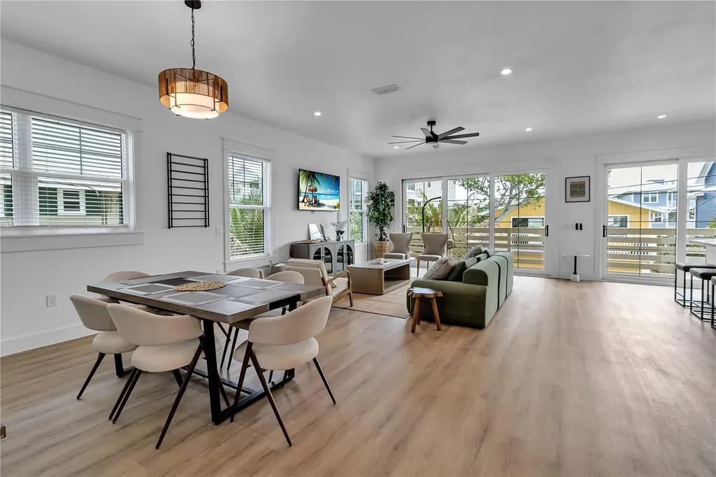 2215 Avenue C Bradenton Beach FL 34217