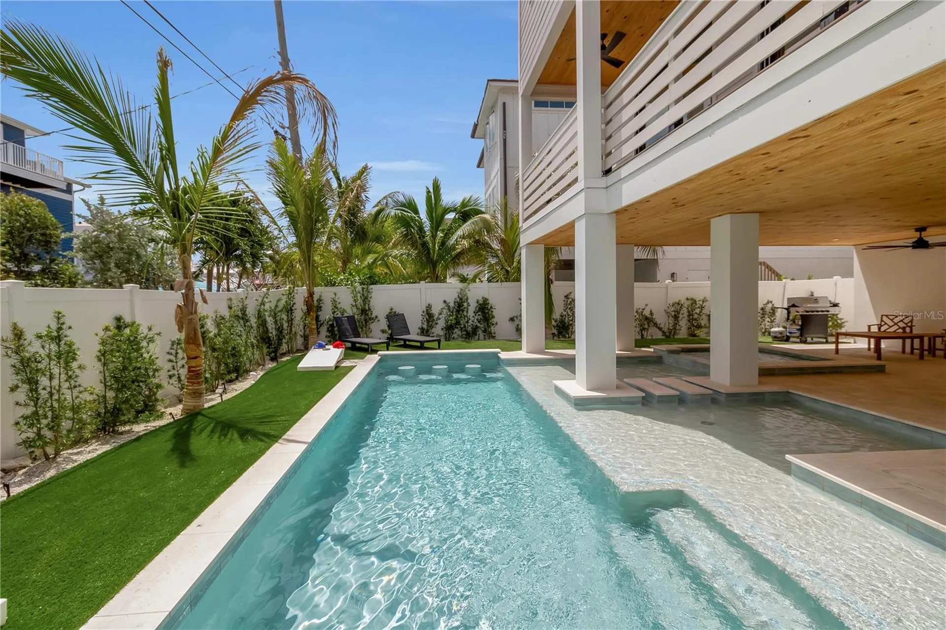 2215 Avenue C Bradenton Beach FL 34217
