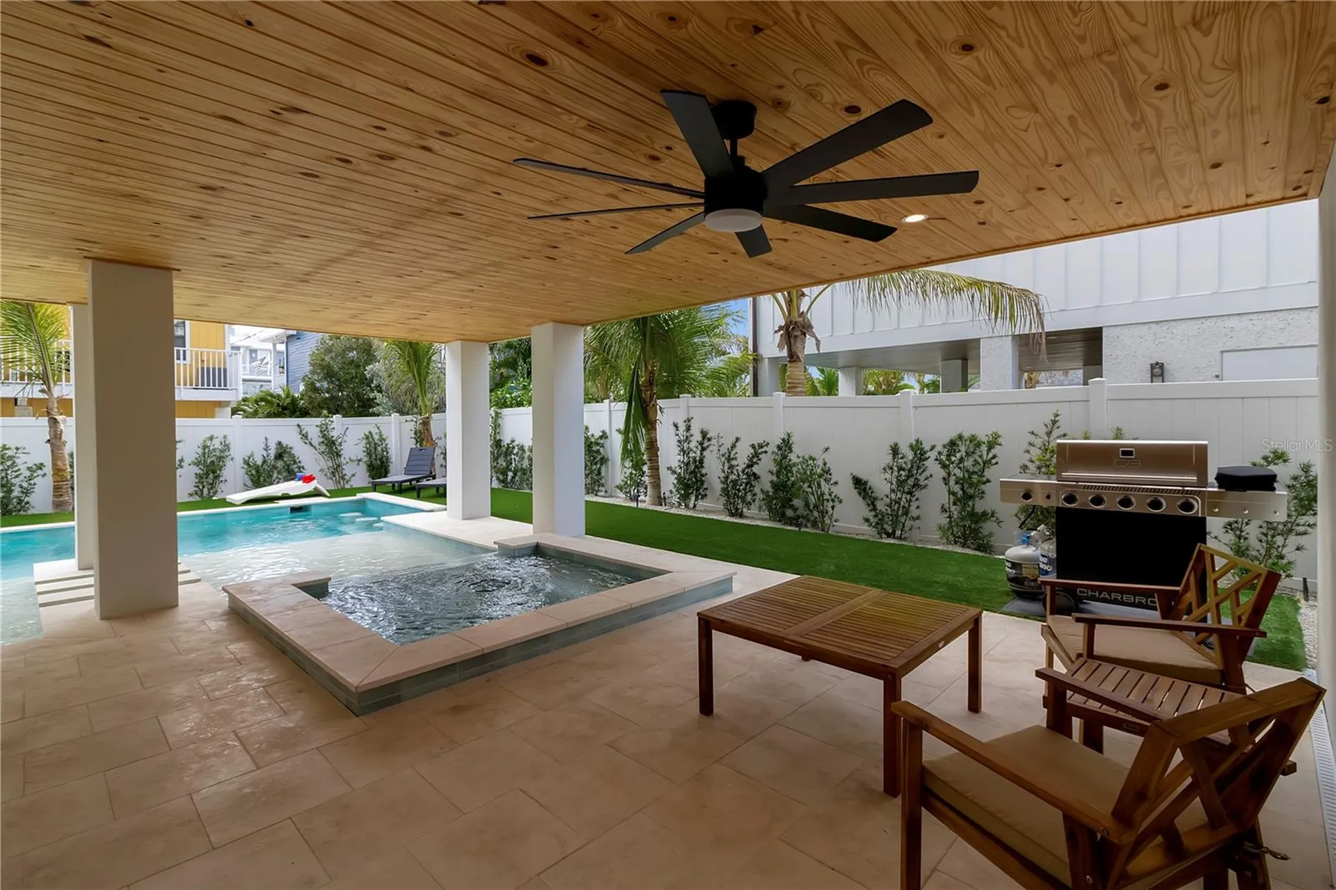 2215 Avenue C Bradenton Beach FL 34217