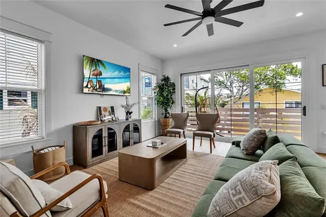2215 Avenue C Bradenton Beach FL 34217