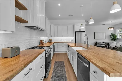 2215 Avenue C Bradenton Beach FL 34217