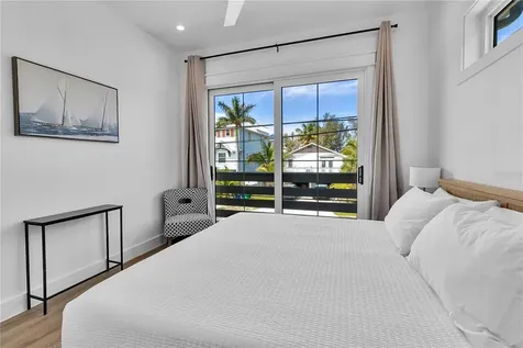 2215 Avenue C Bradenton Beach FL 34217