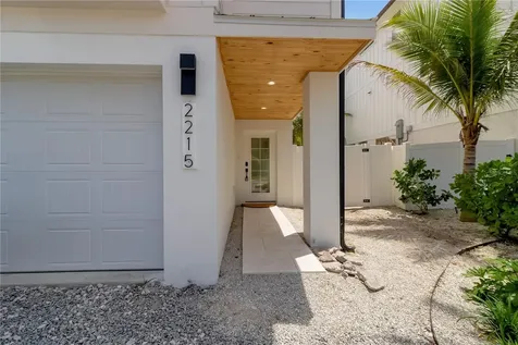 2215 Avenue C Bradenton Beach FL 34217