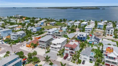 2215 Avenue C Bradenton Beach FL 34217