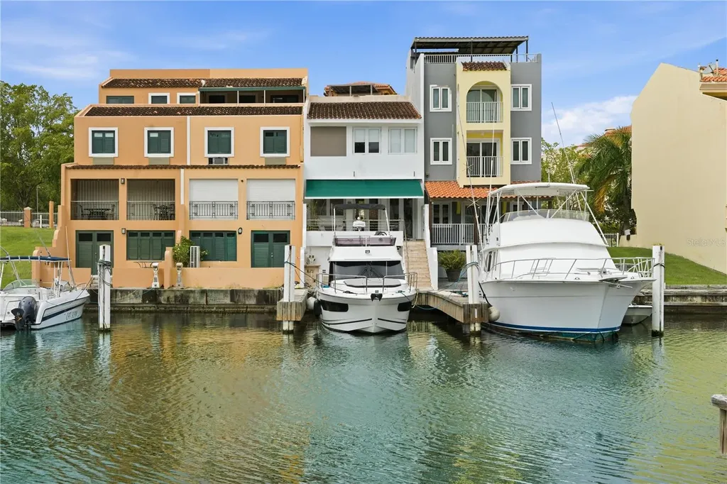 25 Plaza Mayor Humacao PR 00791