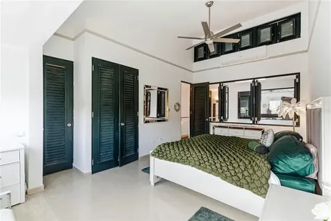 25 Plaza Mayor Humacao PR 00791