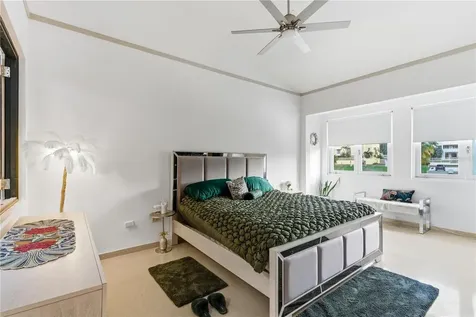 25 Plaza Mayor Humacao PR 00791