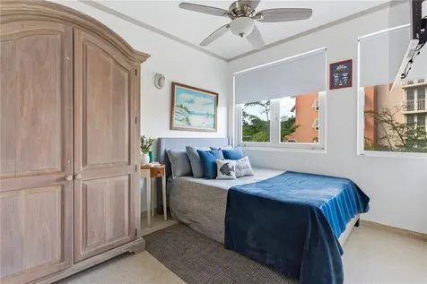 25 Plaza Mayor Humacao PR 00791