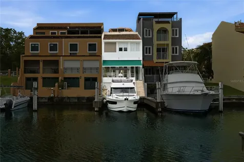 25 Plaza Mayor Humacao PR 00791