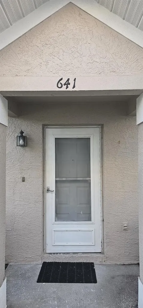 641 Kensington Lake Circle Brandon FL 33511