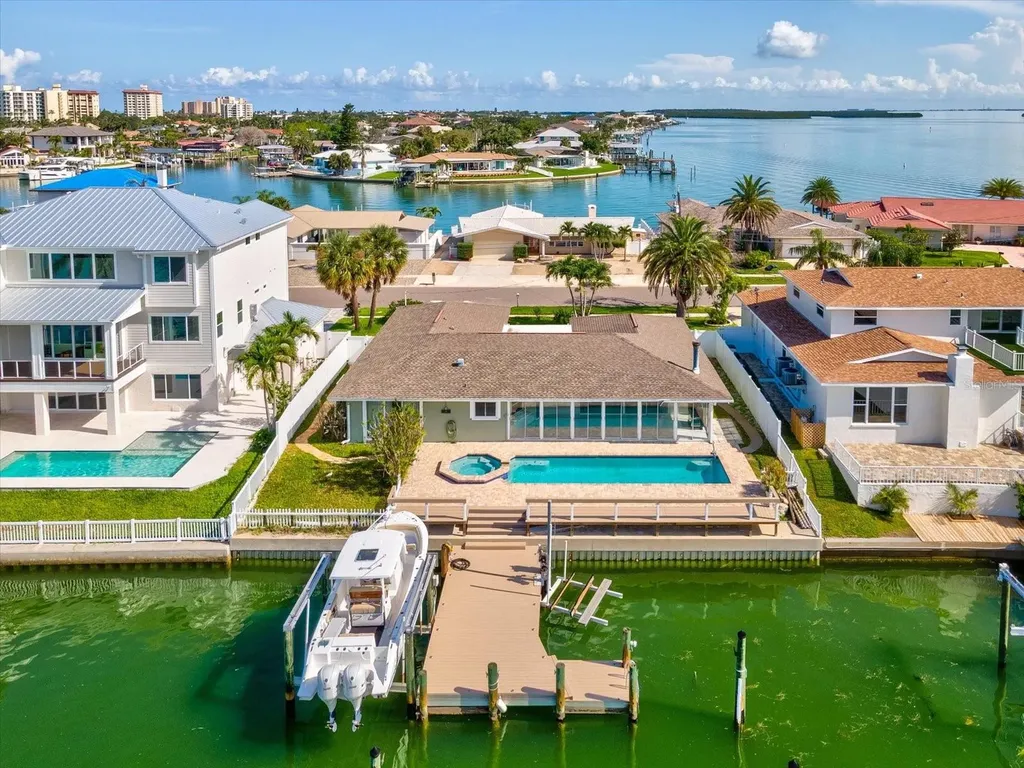 441 Palm Island NE Clearwater FL 33767