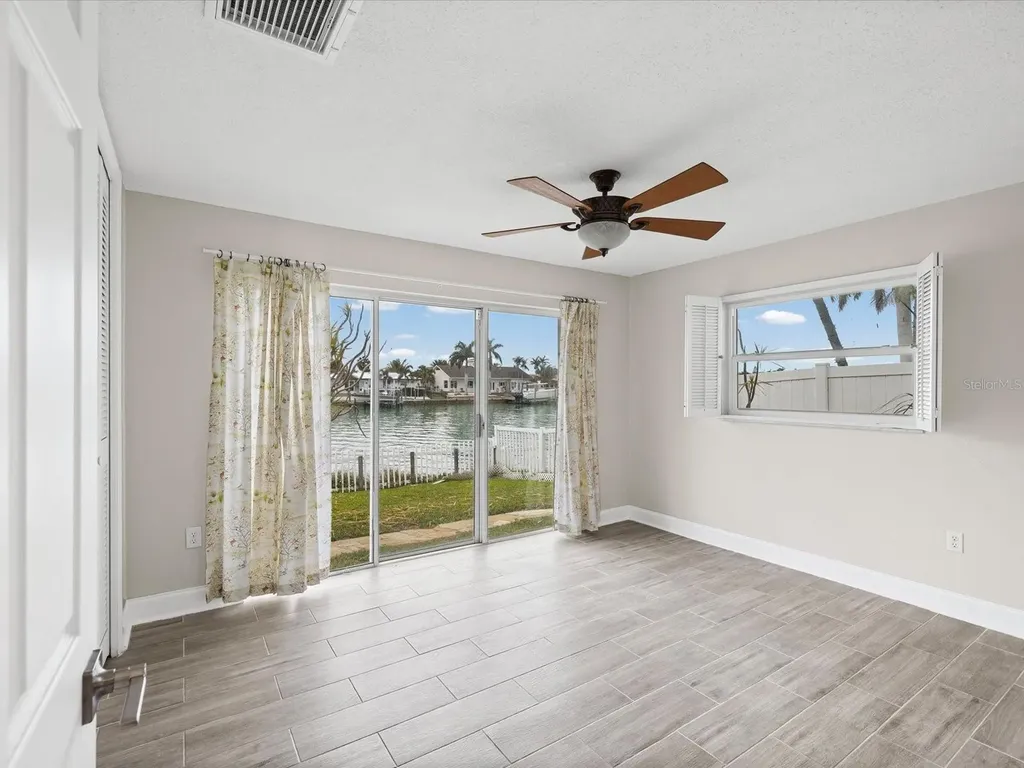 441 Palm Island NE Clearwater FL 33767