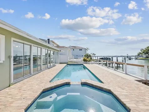 441 Palm Island NE Clearwater FL 33767