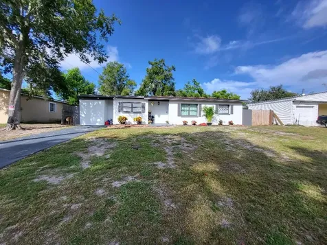 995 Emerald Drive Mount Dora FL 32757