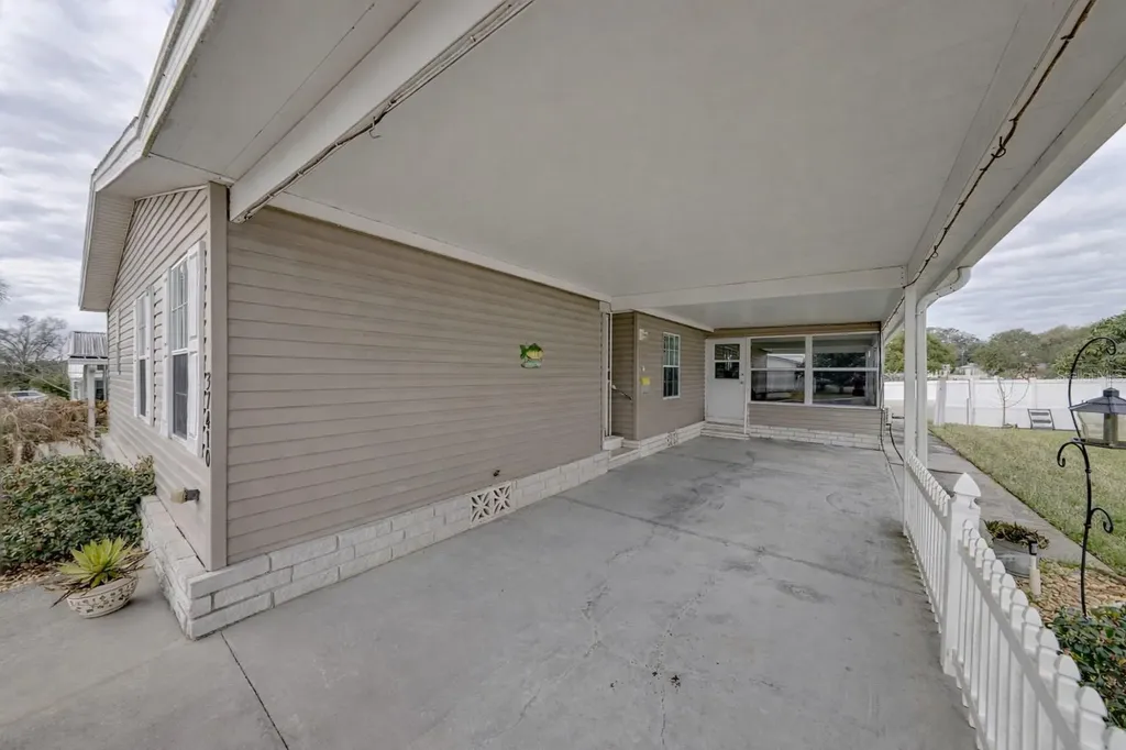 37410 Neukom Avenue Zephyrhills FL 33541