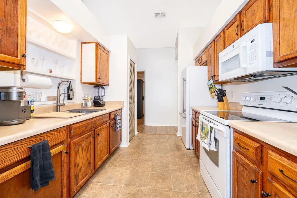 25741 Belle Helene Leesburg FL 34748