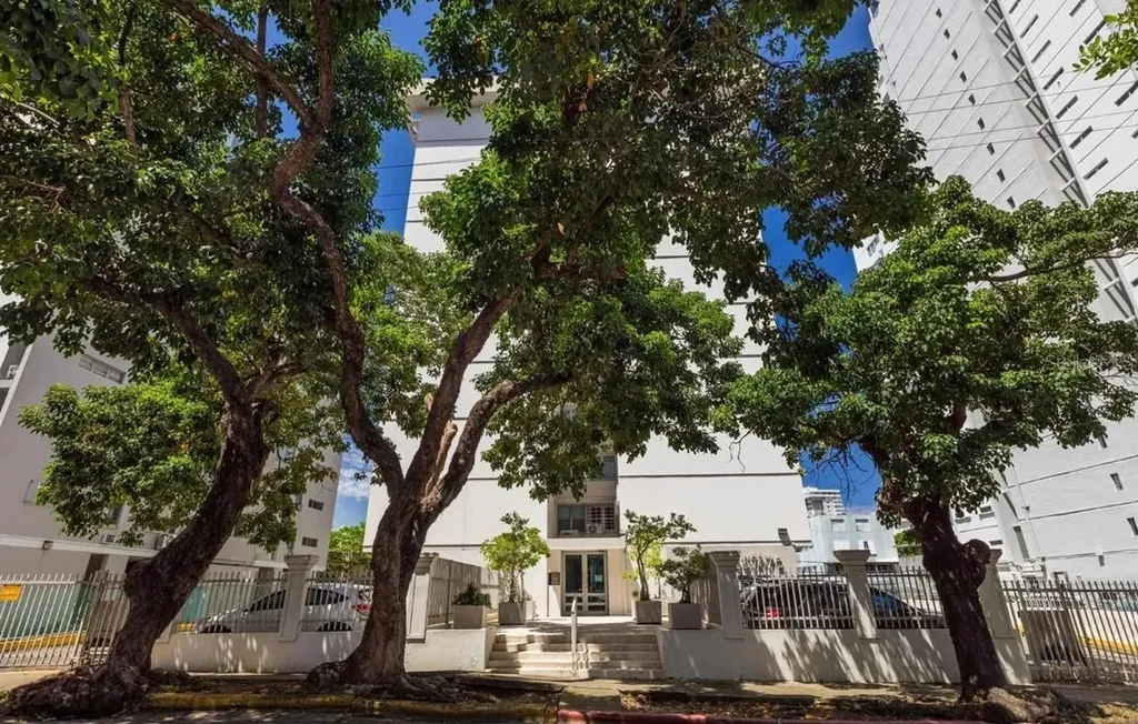 76 Kings Court San Juan PR 00907