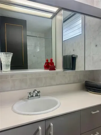 76 Kings Court San Juan PR 00907