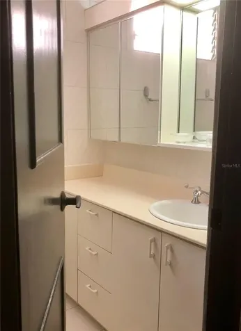 76 Kings Court San Juan PR 00907