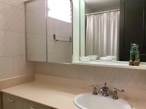 76 Kings Court San Juan PR 00907