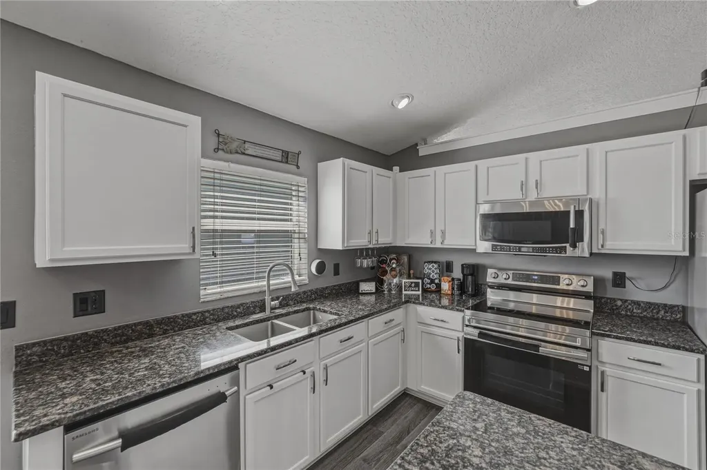 7845 Merchantville Circle Zephyrhills FL 33540