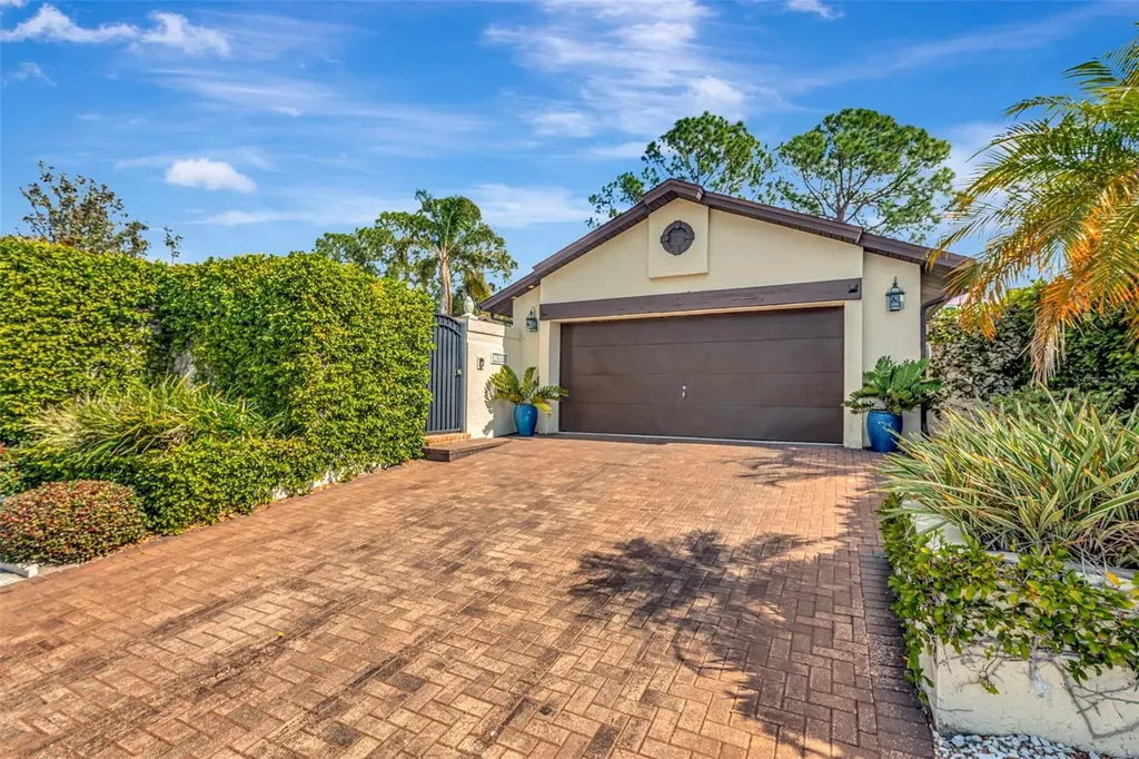 13528 Avista Drive Tampa FL 33624