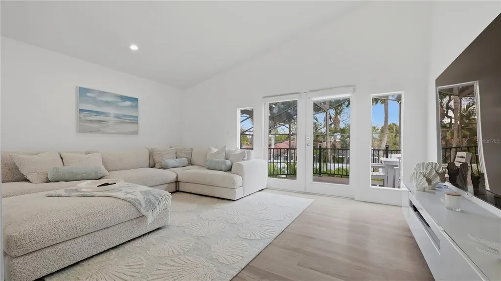 4939 Commonwealth Drive Sarasota FL 34242