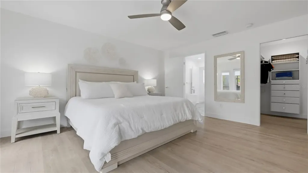 4939 Commonwealth Drive Sarasota FL 34242