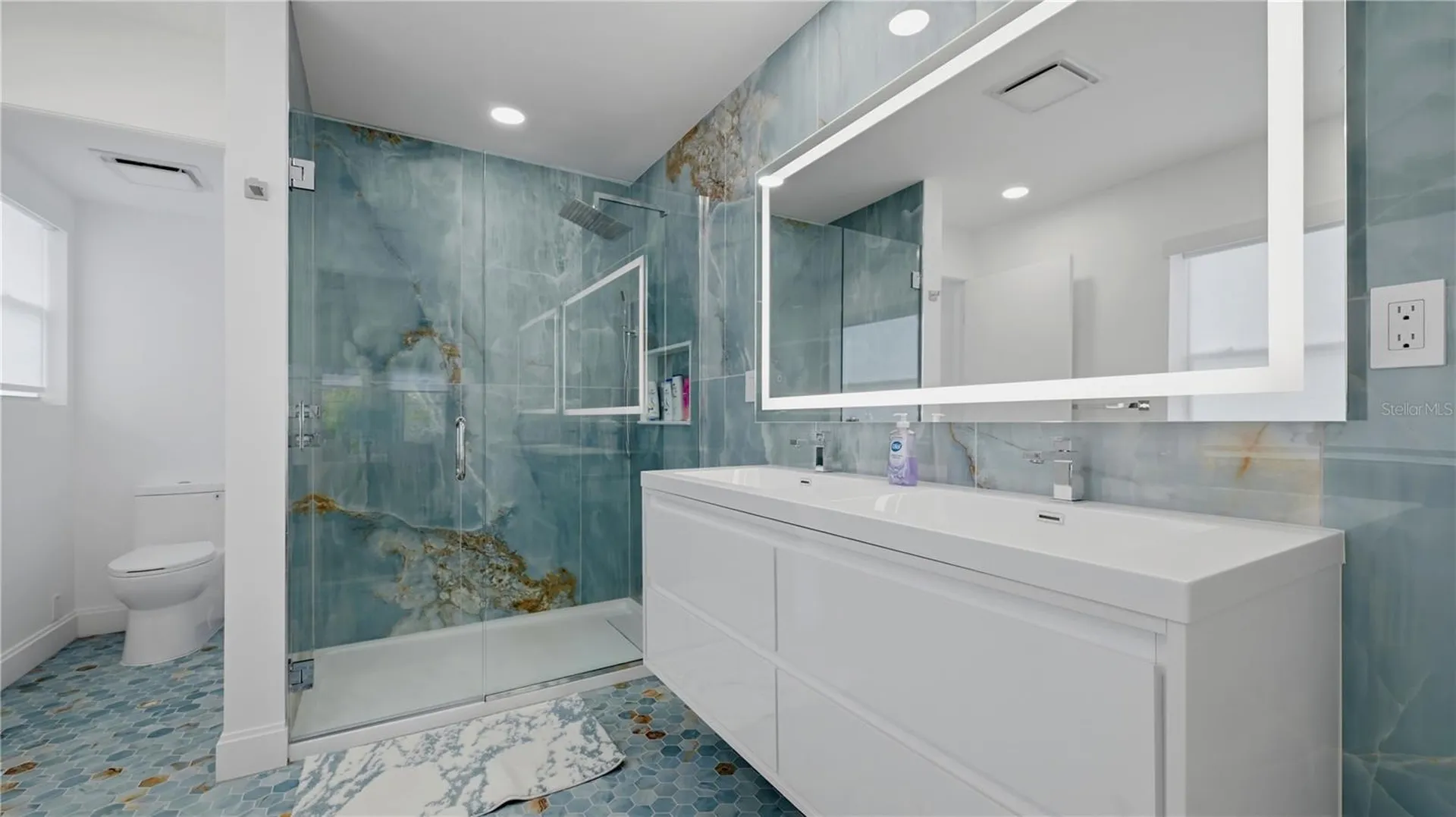 4939 Commonwealth Drive Sarasota FL 34242