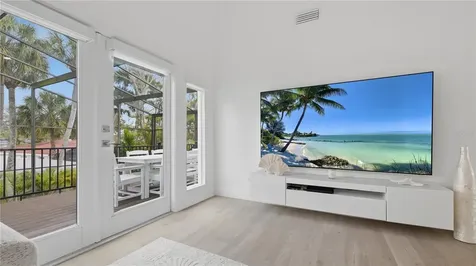 4939 Commonwealth Drive Sarasota FL 34242