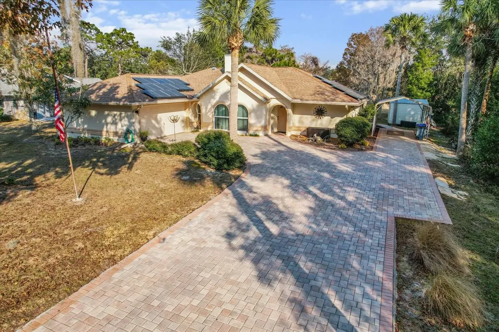 84 N Country Club Drive Crystal River FL 34429