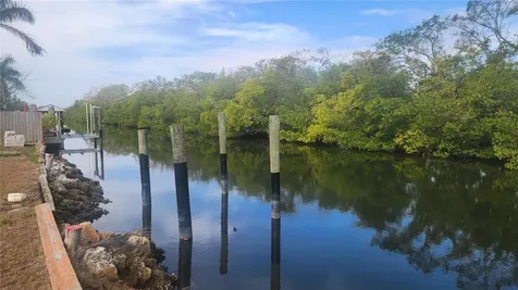3203 W Shell Point Road Ruskin FL 33570