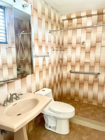 18 Marseilles San Juan PR 00907