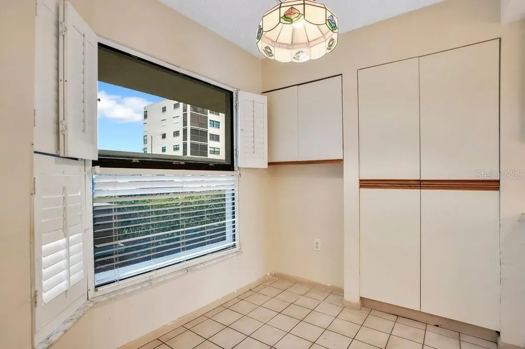 1328 Pasadena Avenue S South Pasadena FL 33707