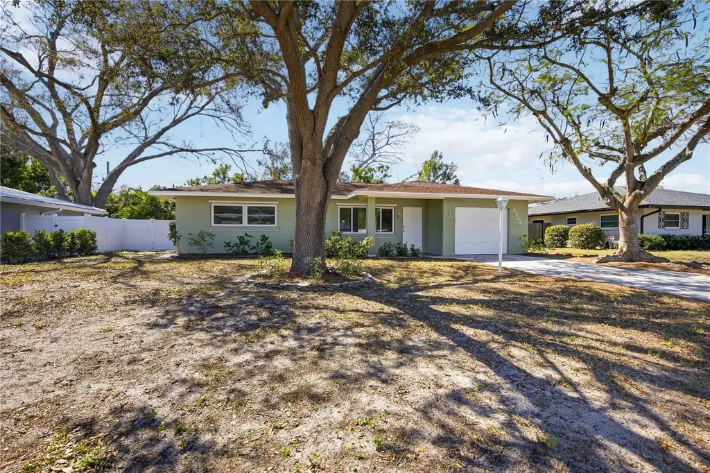 2244 Sunnyside Place Sarasota FL 34239