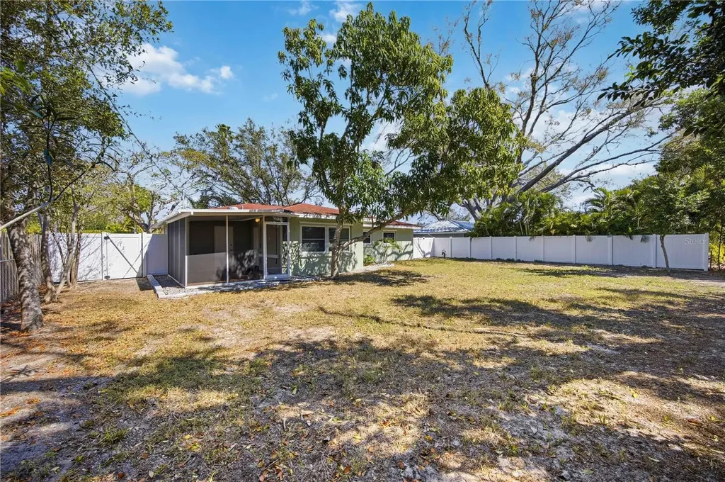 2244 Sunnyside Place Sarasota FL 34239