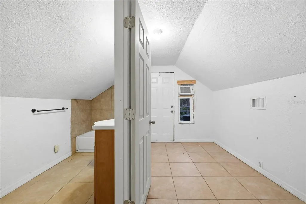1919 Quincy Street S St Petersburg FL 33711